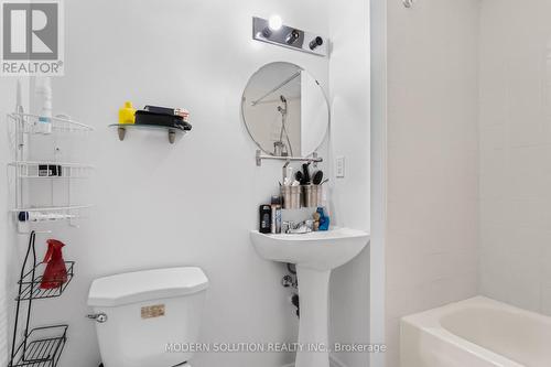 78 Laurier Avenue W, Richmond Hill, ON - Indoor Photo Showing Bathroom