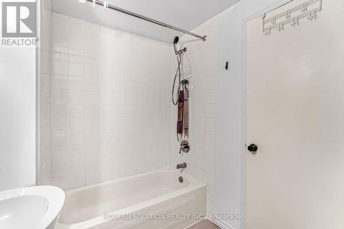 78 Laurier Avenue W, Richmond Hill, ON - Indoor Photo Showing Bathroom