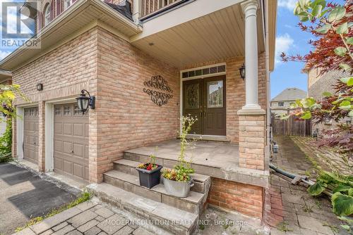 78 Laurier Avenue W, Richmond Hill, ON - Outdoor