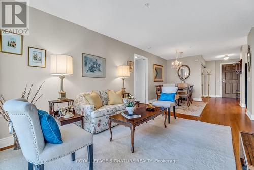 702 - 12 Rean Drive, Toronto (Bayview Village), ON - Indoor Photo Showing Living Room