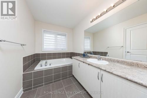 136 Countryman Road, East Gwillimbury (Sharon), ON - Indoor Photo Showing Bathroom