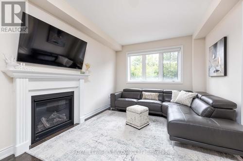 136 Countryman Road, East Gwillimbury (Sharon), ON - Indoor Photo Showing Living Room With Fireplace