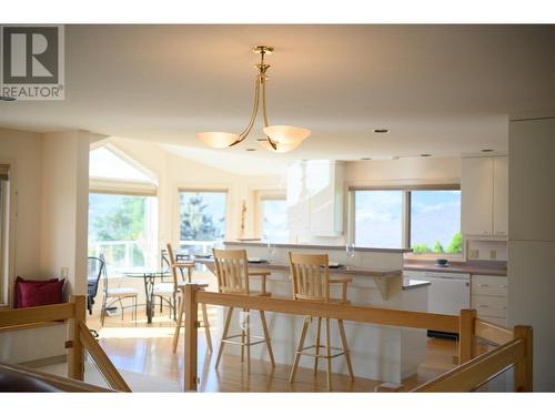 307 Sandpiper Court, Kelowna, BC - Indoor Photo Showing Dining Room