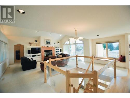 307 Sandpiper Court, Kelowna, BC - Indoor Photo Showing Other Room