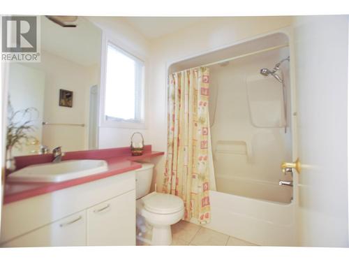 307 Sandpiper Court, Kelowna, BC - Indoor Photo Showing Bathroom