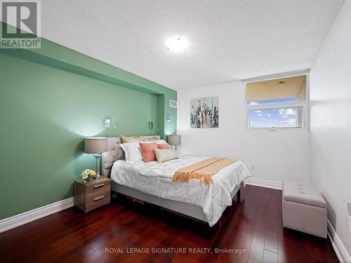 2201 - 299 Mill Road, Toronto (Markland Wood), ON - Indoor Photo Showing Bedroom