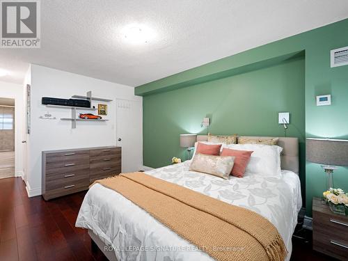 2201 - 299 Mill Road, Toronto (Markland Wood), ON - Indoor Photo Showing Bedroom