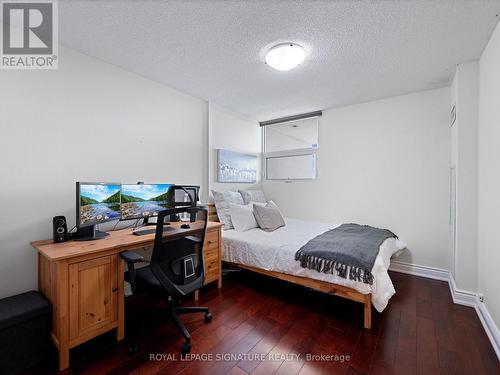 2201 - 299 Mill Road, Toronto (Markland Wood), ON - Indoor Photo Showing Bedroom