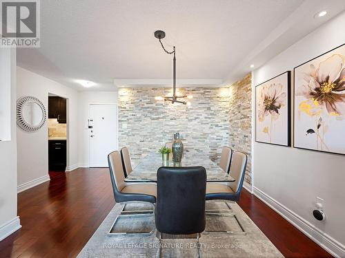 2201 - 299 Mill Road, Toronto (Markland Wood), ON - Indoor Photo Showing Dining Room