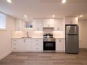 296 Sixteen Mile Dr, Oakville, ON  - Indoor Photo Showing Kitchen 