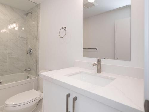 296 Sixteen Mile Dr, Oakville, ON - Indoor Photo Showing Bathroom