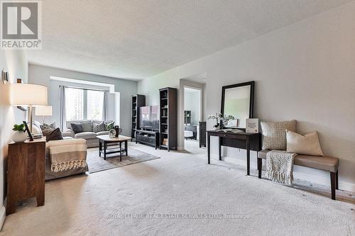 514 - 430 Pearl Street, Burlington (Brant), ON - Indoor Photo Showing Living Room