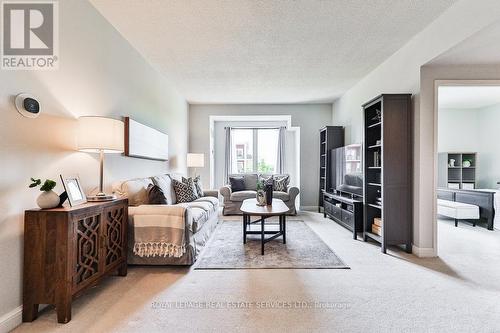 514 - 430 Pearl Street, Burlington, ON - Indoor Photo Showing Living Room