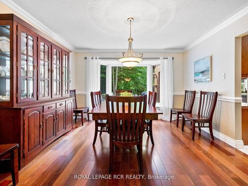 832 Boston Mills Rd, Caledon, ON - Indoor Photo Showing Dining Room