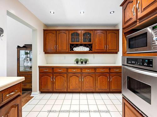 832 Boston Mills Rd, Caledon, ON - Indoor Photo Showing Kitchen