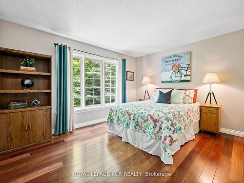 832 Boston Mills Rd, Caledon, ON - Indoor Photo Showing Bedroom