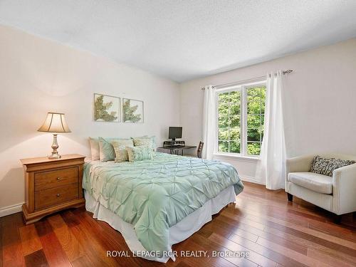 832 Boston Mills Rd, Caledon, ON - Indoor Photo Showing Bedroom