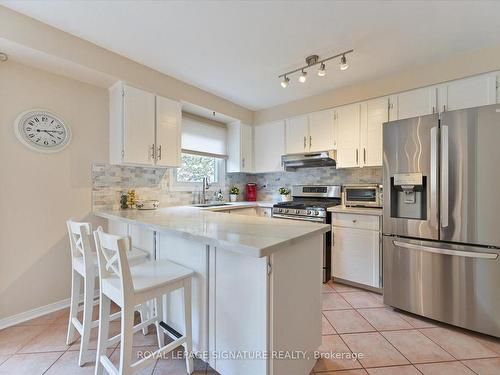 4128 Powderhorn Cres, Mississauga, ON - Indoor Photo Showing Kitchen