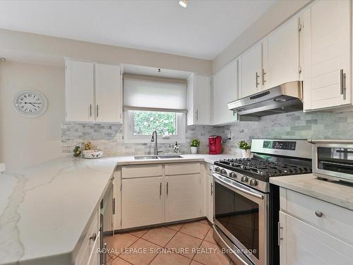 4128 Powderhorn Cres, Mississauga, ON - Indoor Photo Showing Kitchen With Double Sink