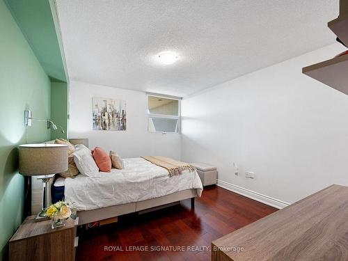 2201-299 Mill Rd, Toronto, ON - Indoor Photo Showing Bedroom