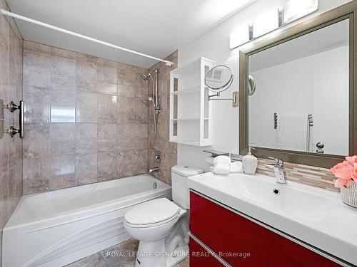 2201-299 Mill Rd, Toronto, ON - Indoor Photo Showing Bathroom