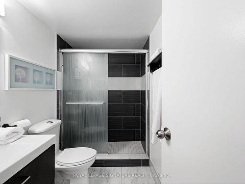 2201-299 Mill Rd, Toronto, ON - Indoor Photo Showing Bathroom