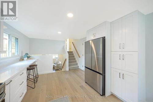 402 Pinetree Crescent, Cambridge, ON - Indoor Photo Showing Kitchen