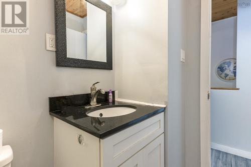 6 Abbey Road, Halifax, NS - Indoor Photo Showing Bathroom