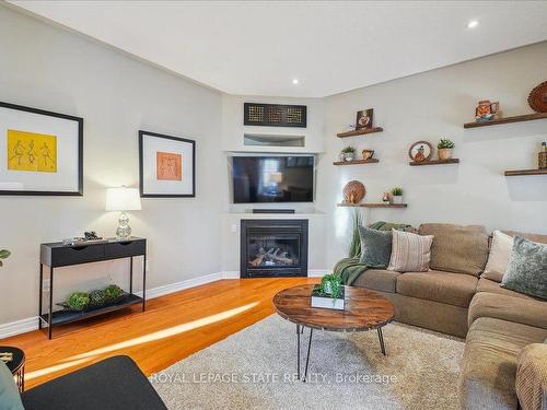 4 Cardiff Lane, Hamilton, ON - Indoor Photo Showing Living Room With Fireplace