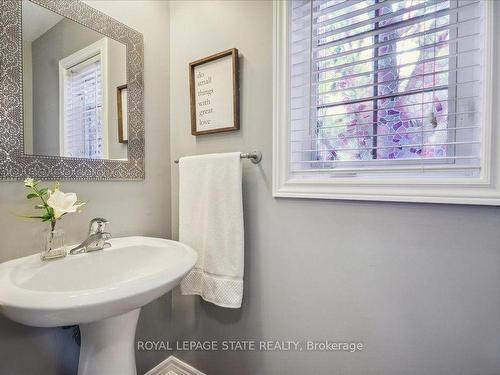 4 Cardiff Lane, Hamilton, ON - Indoor Photo Showing Bathroom