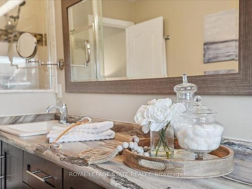 4 Cardiff Lane, Hamilton, ON - Indoor Photo Showing Bathroom