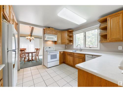 3418 83 St Nw, Edmonton, AB - Indoor Photo Showing Kitchen