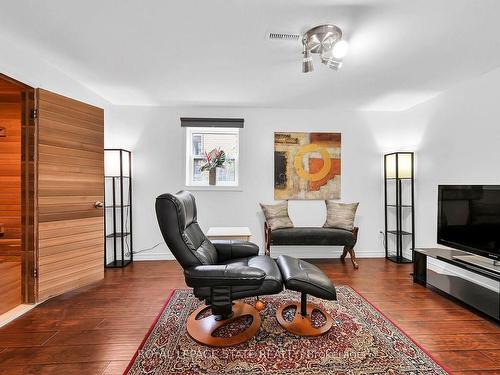 138 Lavender Dr, Hamilton, ON - Indoor Photo Showing Living Room