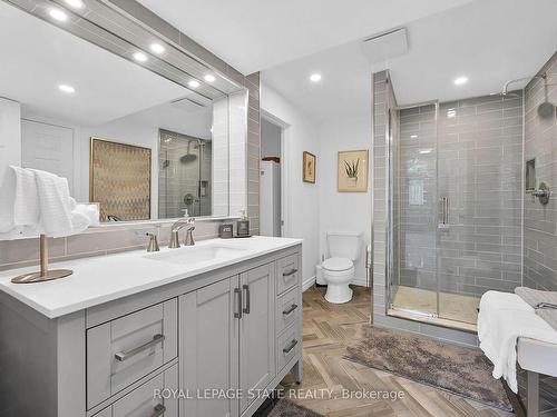 138 Lavender Dr, Hamilton, ON - Indoor Photo Showing Bathroom