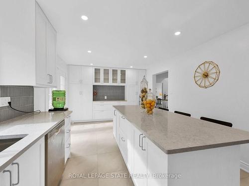 138 Lavender Dr, Hamilton, ON - Indoor Photo Showing Kitchen