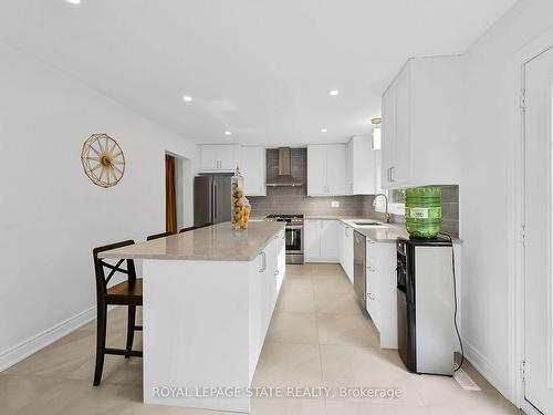 138 Lavender Dr, Hamilton, ON - Indoor Photo Showing Kitchen