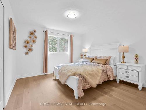 138 Lavender Dr, Hamilton, ON - Indoor Photo Showing Bedroom