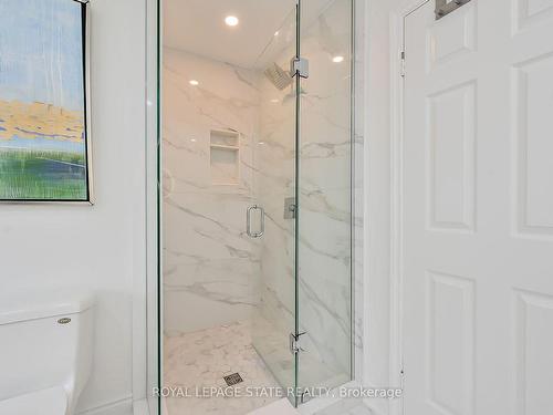 138 Lavender Dr, Hamilton, ON - Indoor Photo Showing Bathroom