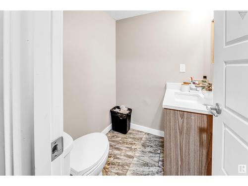 4123 22 Av Nw, Edmonton, AB - Indoor Photo Showing Bathroom