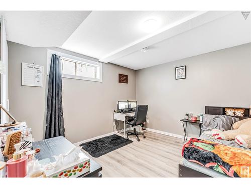 4123 22 Av Nw, Edmonton, AB - Indoor Photo Showing Bedroom