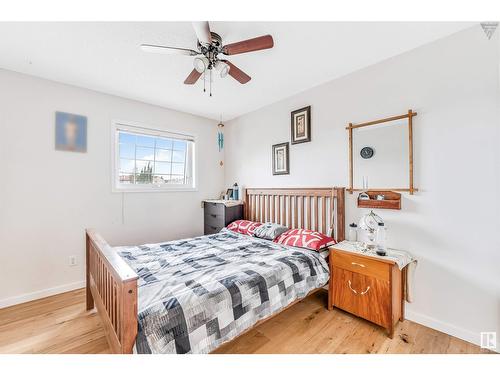 4123 22 Av Nw, Edmonton, AB - Indoor Photo Showing Bedroom