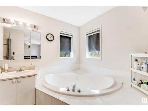 4123 22 Av Nw, Edmonton, AB - Indoor Photo Showing Bathroom