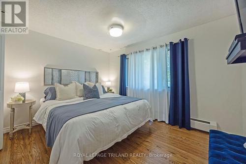 71 Kingsford Crescent, London, ON - Indoor Photo Showing Bedroom