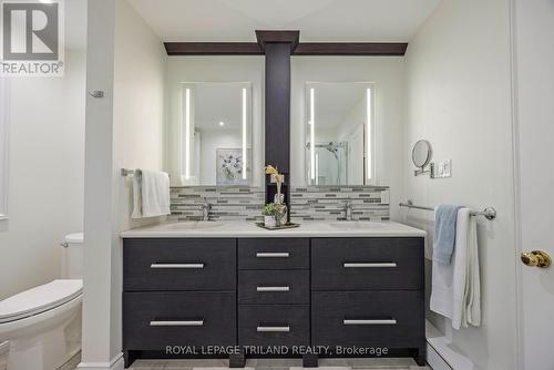 71 Kingsford Crescent, London, ON - Indoor Photo Showing Bathroom