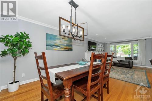 2149 Queensgrove Road, Ottawa, ON - Indoor Photo Showing Dining Room