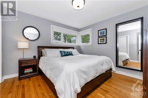 2149 Queensgrove Road, Ottawa, ON - Indoor Photo Showing Bedroom