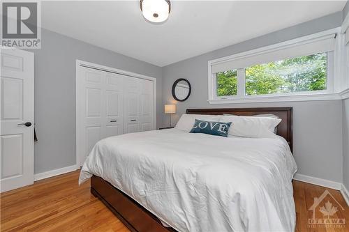 2149 Queensgrove Road, Ottawa, ON - Indoor Photo Showing Bedroom