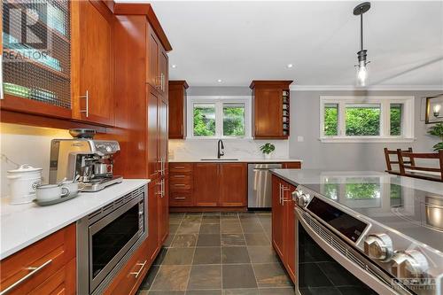 2149 Queensgrove Road, Ottawa, ON - Indoor Photo Showing Kitchen With Upgraded Kitchen