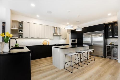 116 Cowley Street, West St Paul, MB - Indoor Photo Showing Kitchen With Double Sink With Upgraded Kitchen