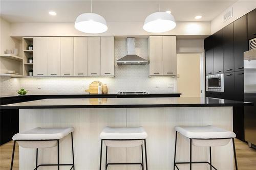 116 Cowley Street, West St Paul, MB - Indoor Photo Showing Kitchen With Upgraded Kitchen